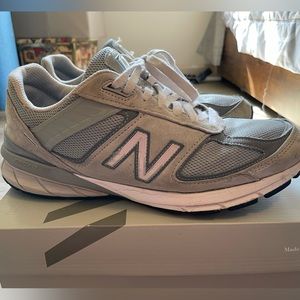 Men’s new balance. 9.5 4e